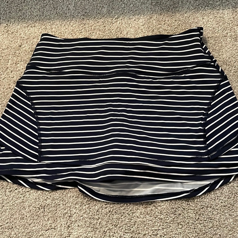 Athleta Women’s Tennis Skirt - medium